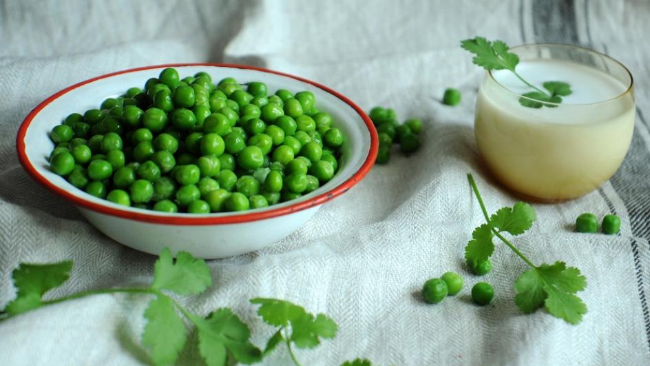 Ricetta Vellutata di piselli con latte di cocco, zenzero e lime