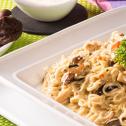 Ricetta Noodles cremosi con pollo e funghi