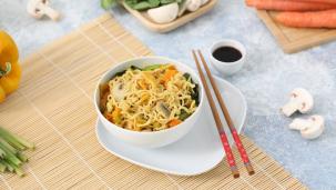 Noodles al curry con verdure